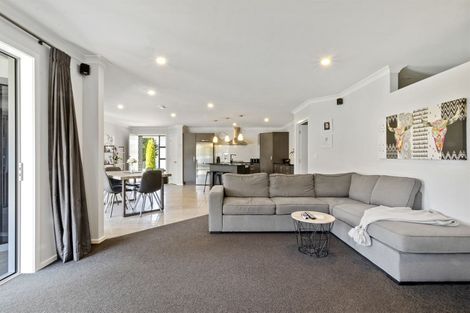 Photo of property in 14 Allendale Place, Morrinsville, 3300