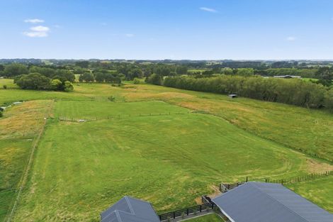 Photo of property in 15 Koputaroa Road, Levin, 5575