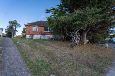 Photo of property in 76 Mckillop Street, Ranui, Porirua, 5024