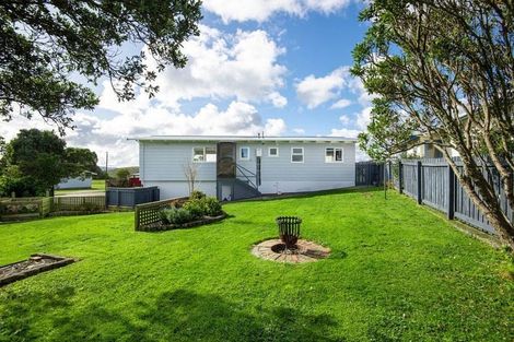 Photo of property in 4 Morning View, Titahi Bay, Porirua, 5022