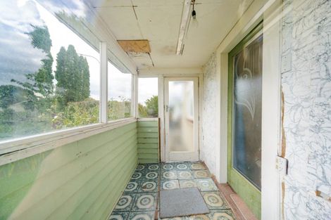 Photo of property in 42 Shamrock Street, Takaro, Palmerston North, 4412