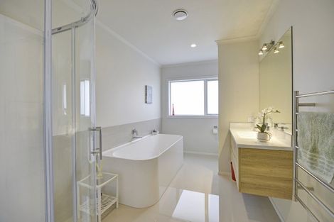 Photo of property in 62 Feist Street, Carterton, 5713