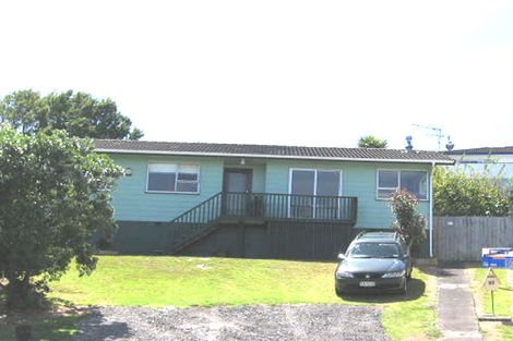 Photo of property in 8 Kama Place, Sunnynook, Auckland, 0620