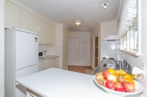 Photo of property in 9 Heather Place, Sunnynook, Auckland, 0620