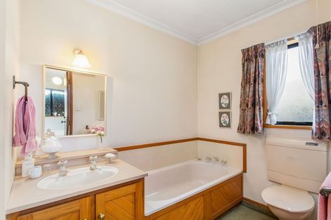 Photo of property in 252a Memorial Avenue, Burnside, Christchurch, 8053