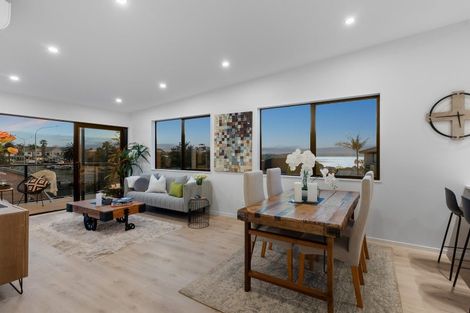 Photo of property in 937c Whangaparaoa Road, Manly, Whangaparaoa, 0930