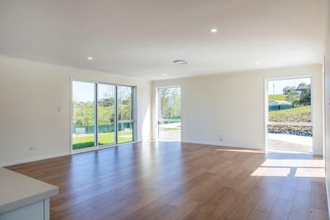 Photo of property in 409 Old North Road, Kumeu, 0892