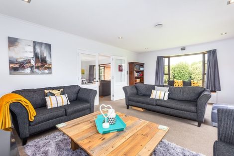 Photo of property in 8 Goodall Place, Redwood, Christchurch, 8051