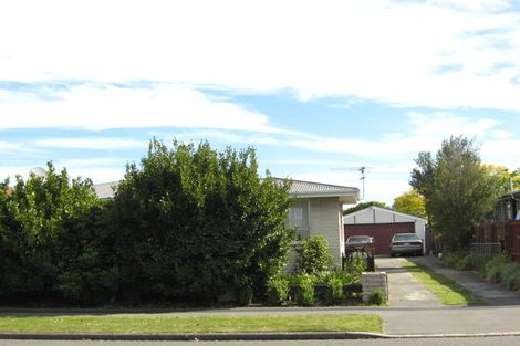 Photo of property in 15 Royal Park Drive, Parklands, Christchurch, 8083
