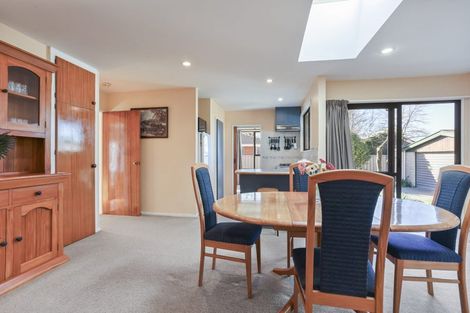 Photo of property in 3 Manson Place, Russley, Christchurch, 8042