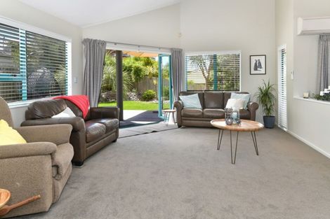 Photo of property in 12 Ascot Way, Orewa, 0931
