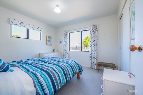 Photo of property in 165 Maungaraki Road, Korokoro, Lower Hutt, 5012