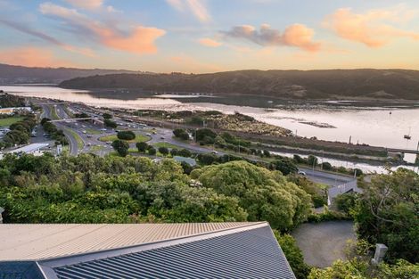 Photo of property in 47 Kiriwai Road, Paremata, Porirua, 5024