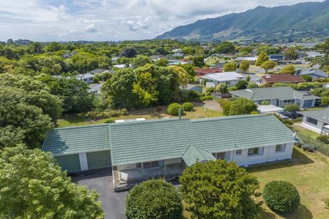 Photo of property in 77 Belvedere Avenue, Waikanae, 5036