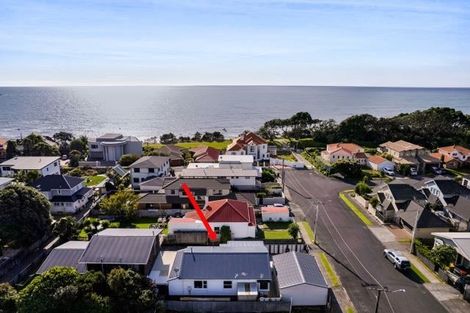 Photo of property in 10a Cutfield Road, New Plymouth, 4310