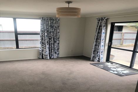 Photo of property in 2/11 Siska Place, Upper Riccarton, Christchurch, 8041