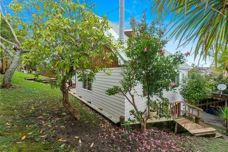 Photo of property in 2/56 Lavery Place, Sunnynook, Auckland, 0632