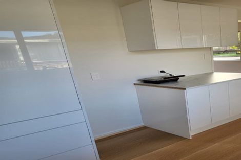 Photo of property in 38 Riverpark Crescent, Henderson, Auckland, 0610