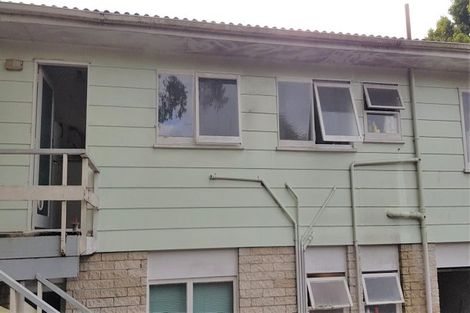 Photo of property in 2/31 Camelot Place, Glenfield, Auckland, 0629