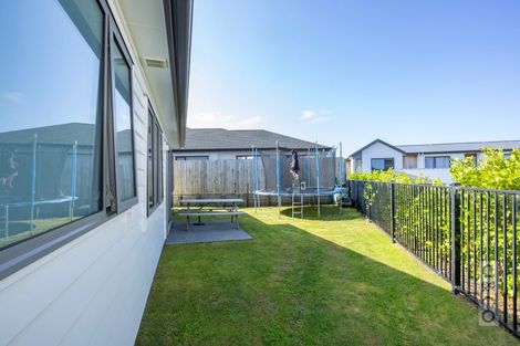 Photo of property in 54 Vinistra Road, Kumeu, 0810