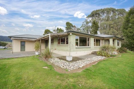 Photo of property in 40 Whyte Road, Happy Valley, Tuatapere, 9691