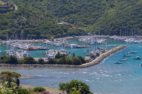 Photo of property in 42 Waimarama Street, Waikawa, Picton, 7220