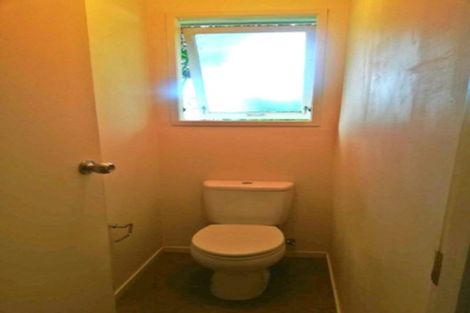 Photo of property in 35 Takapu Street, Henderson, Auckland, 0612