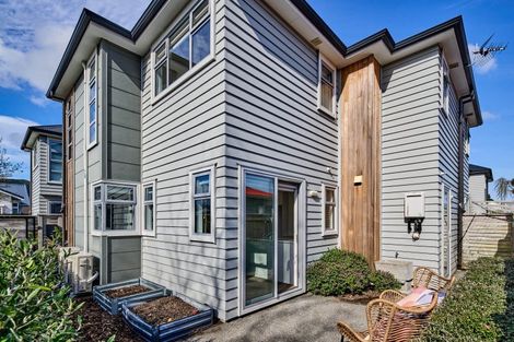 Photo of property in 7 Rose Way, Hutt Central, Lower Hutt, 5011