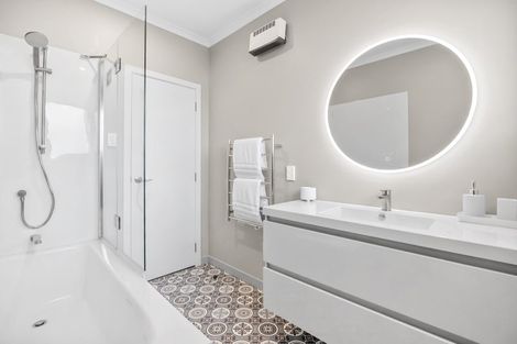 Photo of property in 33 Crosby Street, Mornington, Dunedin, 9011