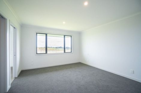 Photo of property in 35 Silicon Way, Fitzherbert, Palmerston North, 4410