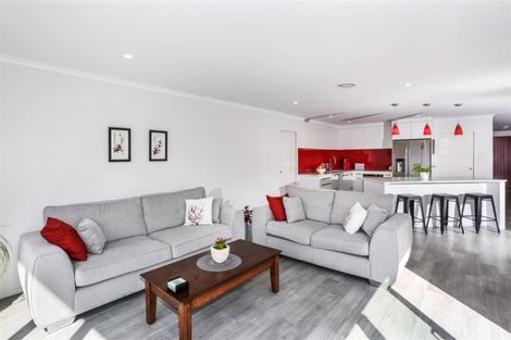 Photo of property in 6 Stonedale Drive, Pukekohe, 2120