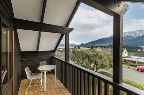 Photo of property in 15 Oregon Drive, Kelvin Heights, Queenstown, 9300