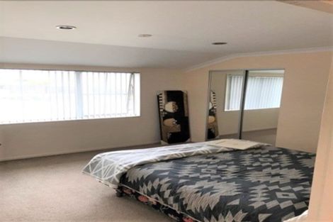 Photo of property in 68 Flanshaw Road, Te Atatu South, Auckland, 0610