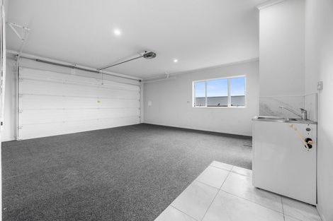 Photo of property in 5 Malbec Place, Huapai, Kumeu, 0810