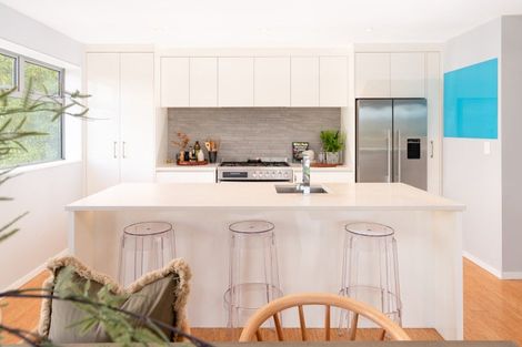 Photo of property in 93a Nevay Road, Miramar, Wellington, 6022