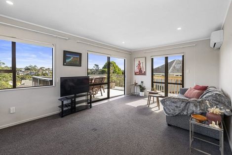 Photo of property in 133a Vodanovich Road, Te Atatu South, Auckland, 0610