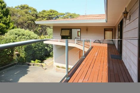 Photo of property in 91 Grassmere Road, Henderson Valley, Auckland, 0612