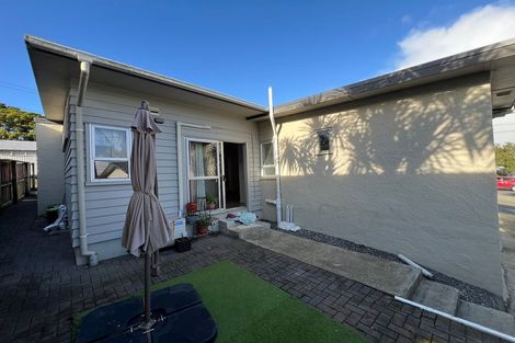 Photo of property in 52c Alfriston Road, Manurewa East, Auckland, 2102