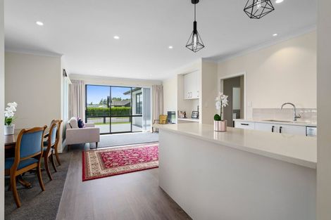 Photo of property in 22 Carnation Court, Cambridge, 3434