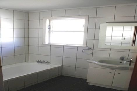 Photo of property in 50 Melrose Road, Island Bay, Wellington, 6023