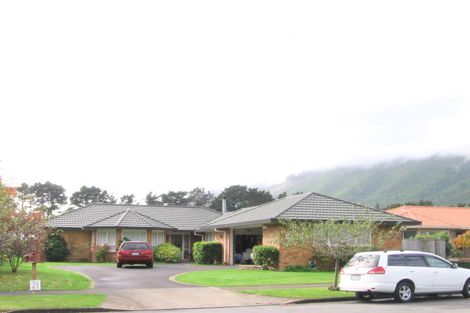 Photo of property in 21 Cranbrook Grove, Waikanae, 5036