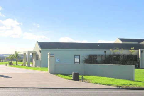 Photo of property in 82a Hobsonville Road, West Harbour, Auckland, 0618