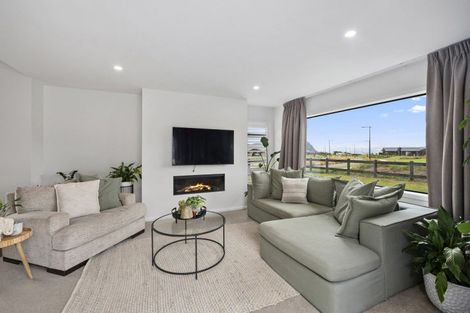 Photo of property in 2 Seven Oaks Drive, Kinloch, Taupo, 3377