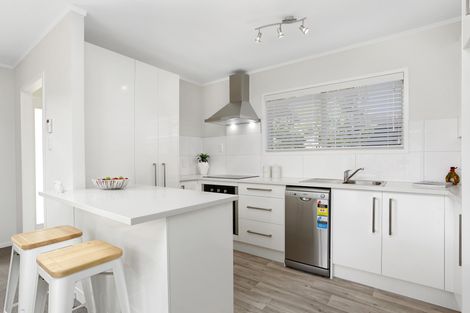 Photo of property in 1/1 Armstrong Place, New Lynn, Auckland, 0600