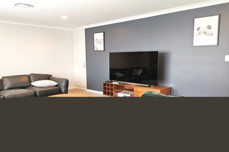 Photo of property in 26 Colliston Rise, Pinehill, Auckland, 0632