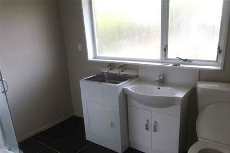 Photo of property in 2a Barbary Avenue, Kelston, Auckland, 0602