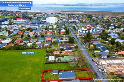 Photo of property in 19 Yeovil Road, Te Atatu Peninsula, Auckland, 0610
