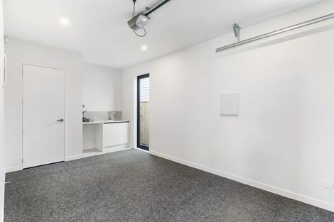 Photo of property in 24a Tamaki Bay Drive, Pakuranga, Auckland, 2010