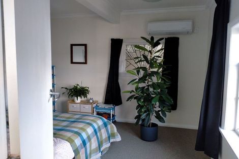 Photo of property in 112 Grafton Road, Roseneath, Wellington, 6011