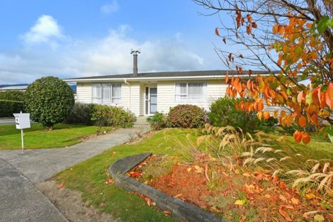 Photo of property in 12 Kentucky Street, Totara Park, Upper Hutt, 5018